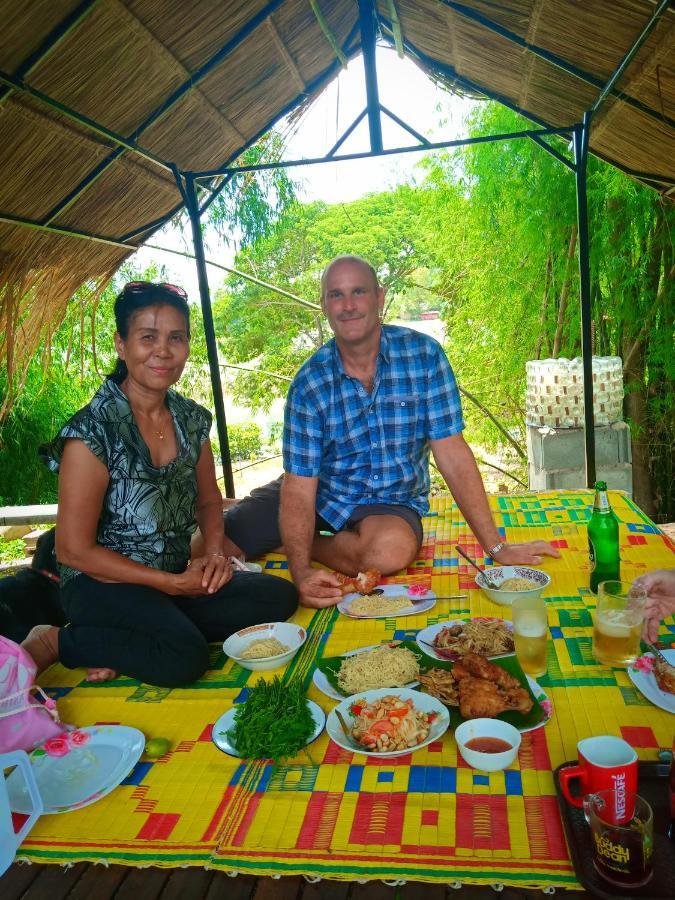 เฮือนน้ำน่าน House By The River Nan Uttaradit Exterior foto